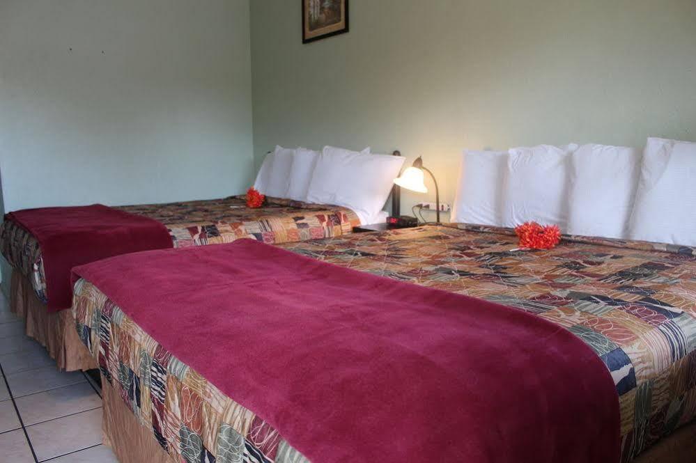 Venice Gardens Sunshine Inn & Suites Venice, Florida מראה חיצוני תמונה